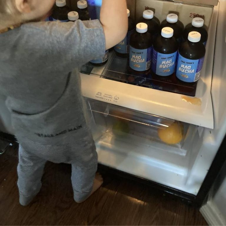 EMB_618_Kids_and_Snacking-EMB_618_Kids_and_Snacking.jpg